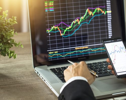 Making trading online on the smart phone. New ways to make economy and trading
